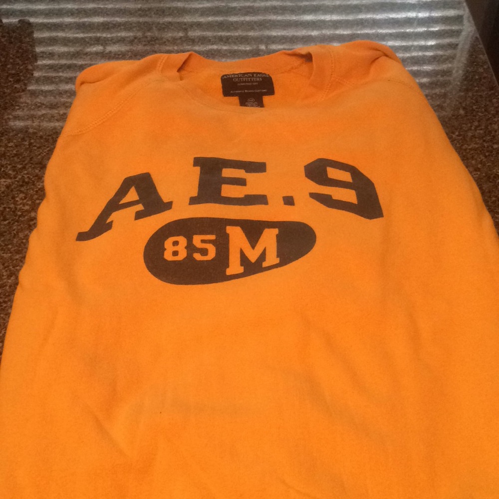 American Eagle pullover